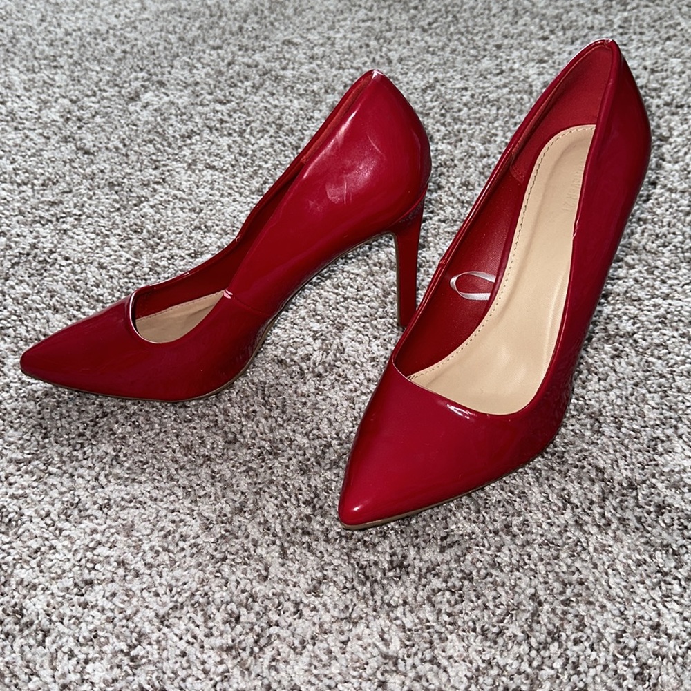 Red high heels - Picture 2 of 4